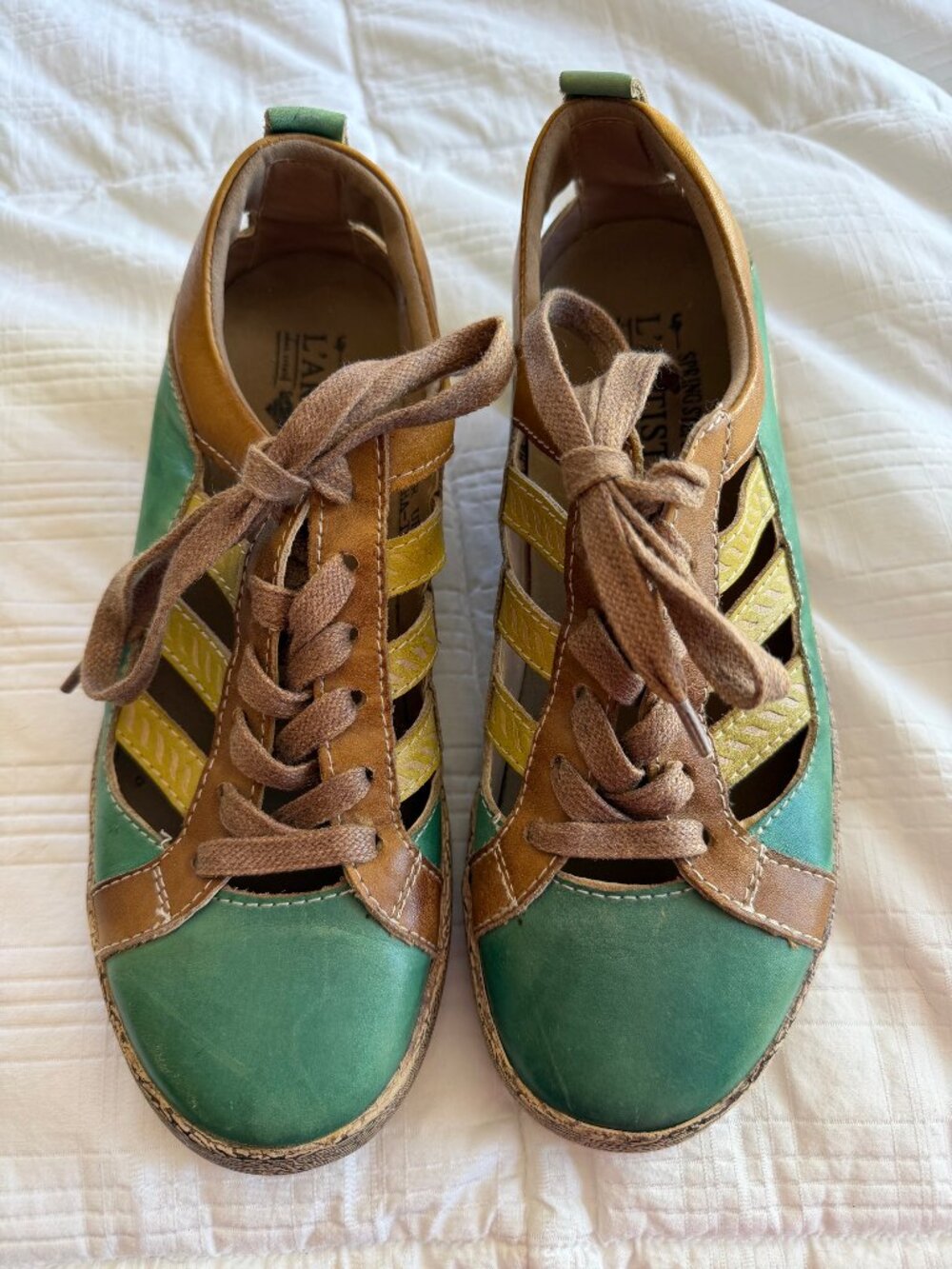 L'Artiste leather turquoise and chartruse sneakers size 36